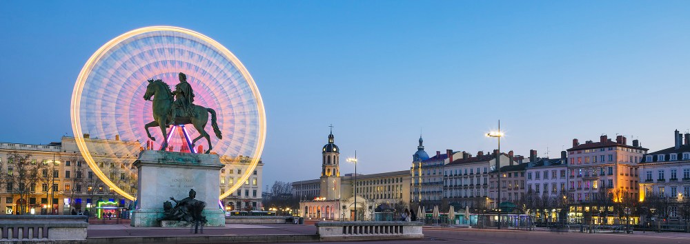 place bellecour de nuit