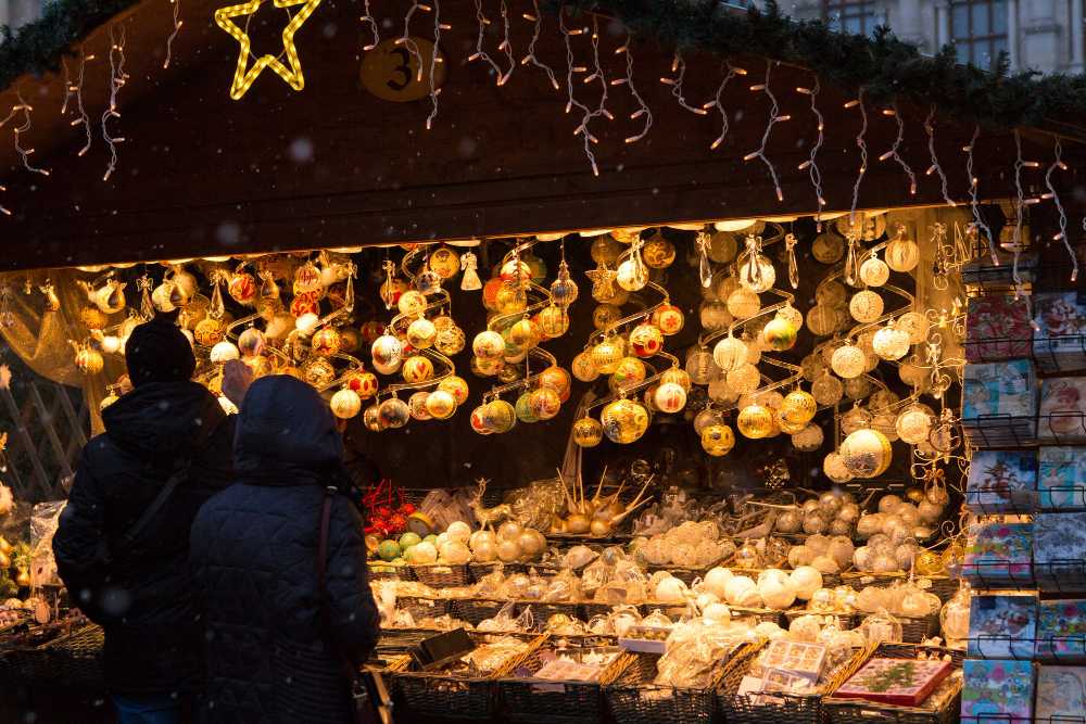 Stand de décoration au marché de Noël